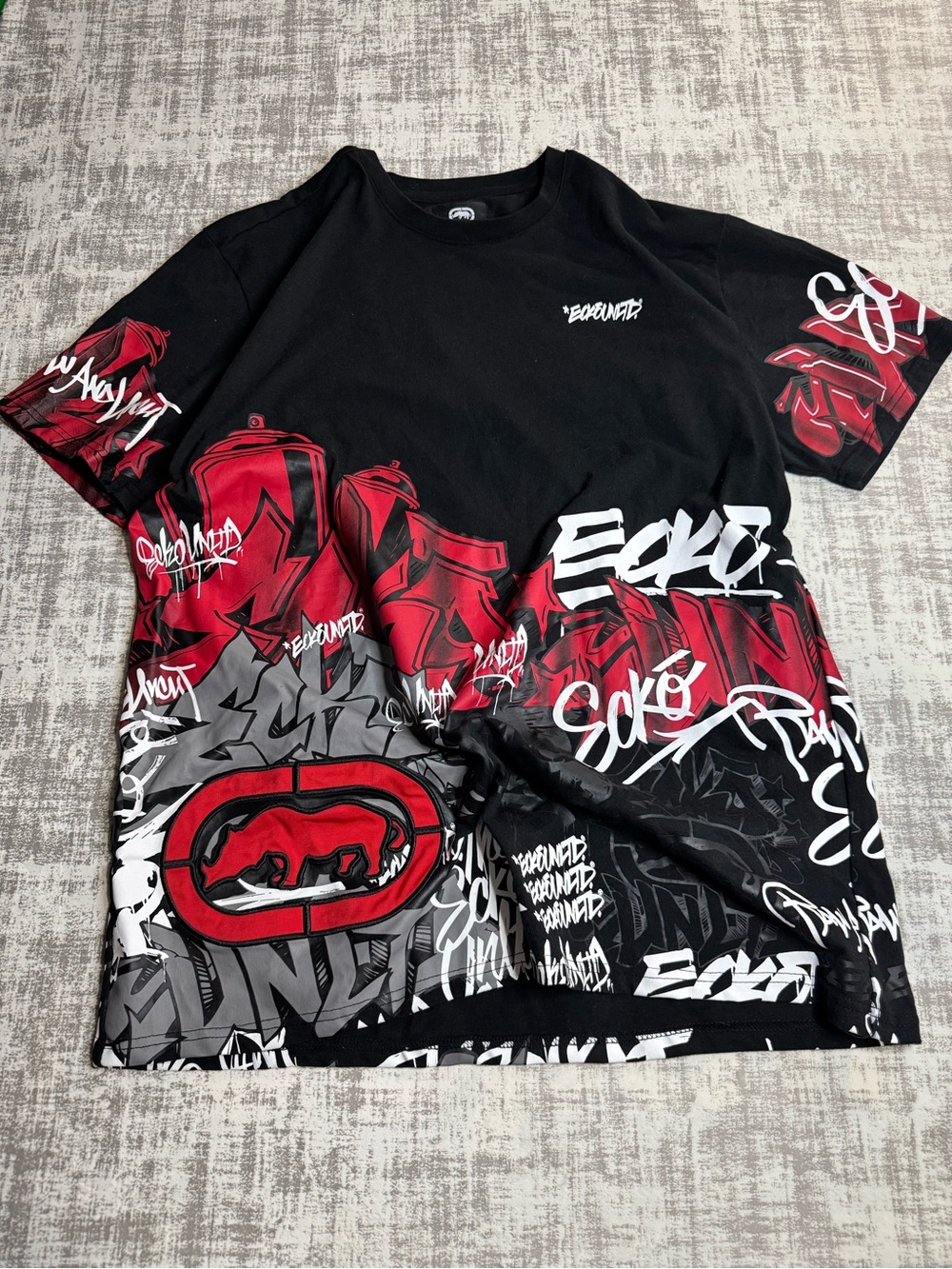 Ecko Unlimited Black Red Graffiti Logo sz XL MENS 29.5 X23 PTP